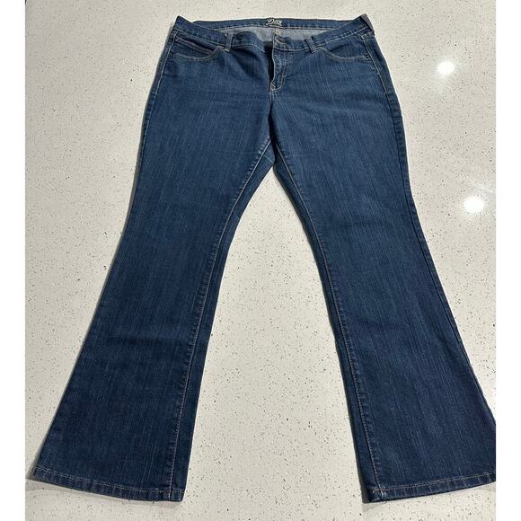 Old Navy Diva Jeans NWOT Size 16 - Picture 1 of 3